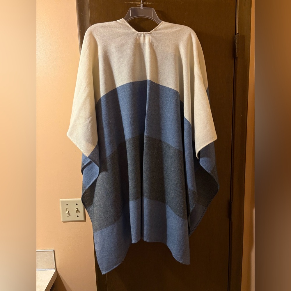 Mersea Thinny Traveler Wrap in Shades of Blue - Picture 4 of 4